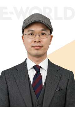  James老师形象照